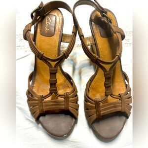 Clarks heels leather strappy cork heel, size 8M, brown leather, Bin#3